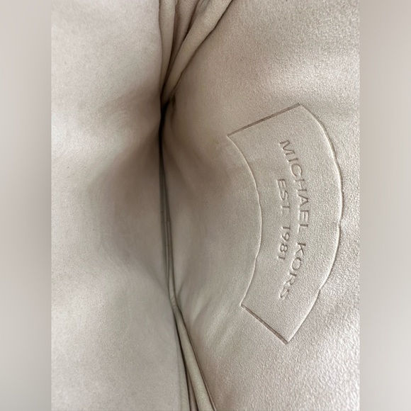 Michael Kors ipad/tablet case - Picture 4 of 4